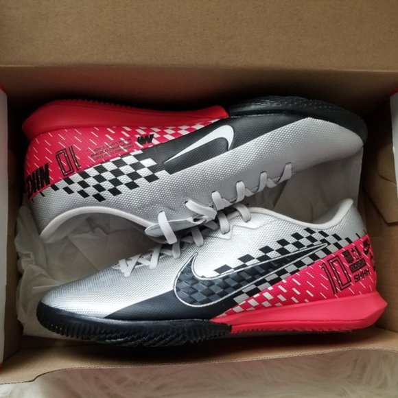 Nike Mercurial Vapor 13 Indoor Soccer Shoes - Picture 13 of 15